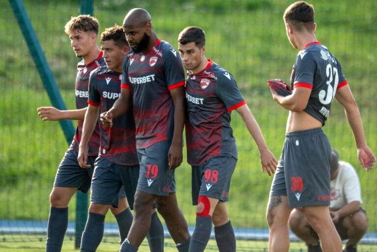 EXCLUSIV                     Surprize în cantonamentul lui Dinamo! Noi soluții pentru Zeljko Kopic