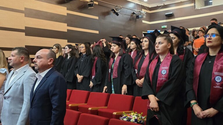 Educația, prioritate pentru viitor. Vicepreședintele CJ Olt, mesaj inspirațional la festivitatea de absolvire a promoției 2025