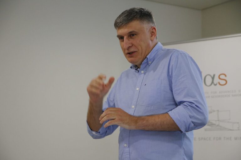 CĂTĂLIN AVRAMESCU, UN PROFESOR DICTATOR!