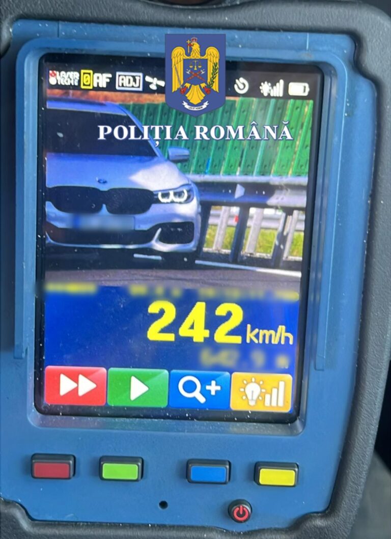 Șofer de 26 de ani din Iancu Jianu, prins cu 242 km/h pe DEx12