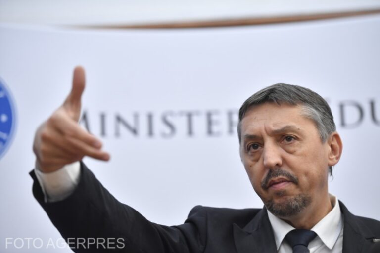 Ministrul Educației: Plata cu ora este gândită să se calculeze prin raportarea orelor de lucru la întregul salariu. Sigur că asta scade valoarea plății pe care o facem pentru o oră luată la plata cu ora, dar este un calcul corect