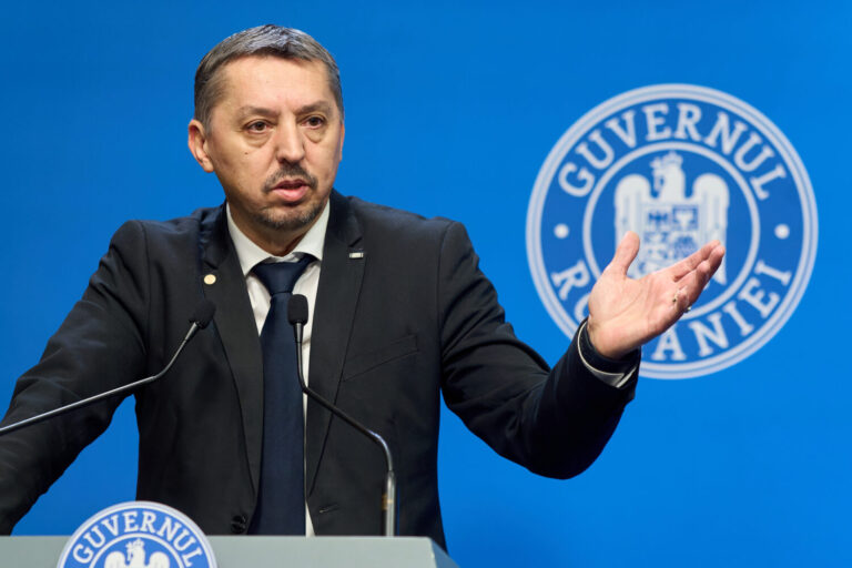 Daniel David anunță reforma burselor pentru elevi, concursuri pentru directori și reorganizarea inspectoratelor din 2026: Dacă tot e un Guvern de sacrificiu, atunci să merite! / Dacă nu luăm măsuri de eficientizare acum, din septembrie avem dificultăți cu plata salariilor și burselor