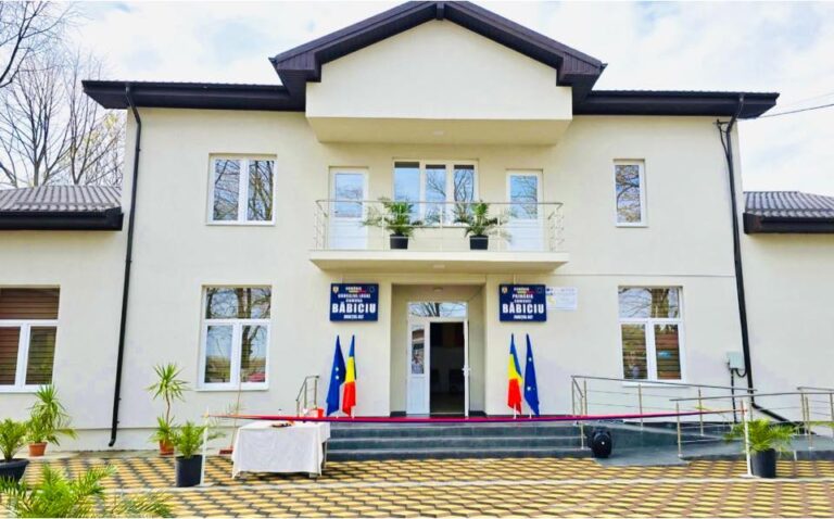 Un mesaj pentru primarul Negrilă de la Băbiciu: „Dă bă, banii înapoi!”
