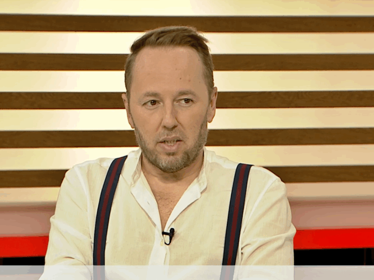 Consilierul onorific al ministrului Educației, Radu Szekely, confruntat de o directoare de școală: Educația nu e fraierul sistemului, dar de aici s-a început, pentru că măsurile trebuiau luate înainte de 1 septembrie, când începe școala / Directoare: Este vorba despre cinism Consilierul onorific al ministrului Educației, Radu Szekely, confruntat de o directoare de școală: Educația nu e fraierul sistemului, dar de aici s-a început, pentru că măsurile trebuiau luate înainte de 1 septembrie, când începe școala / Directoare: Este vorba despre cinism