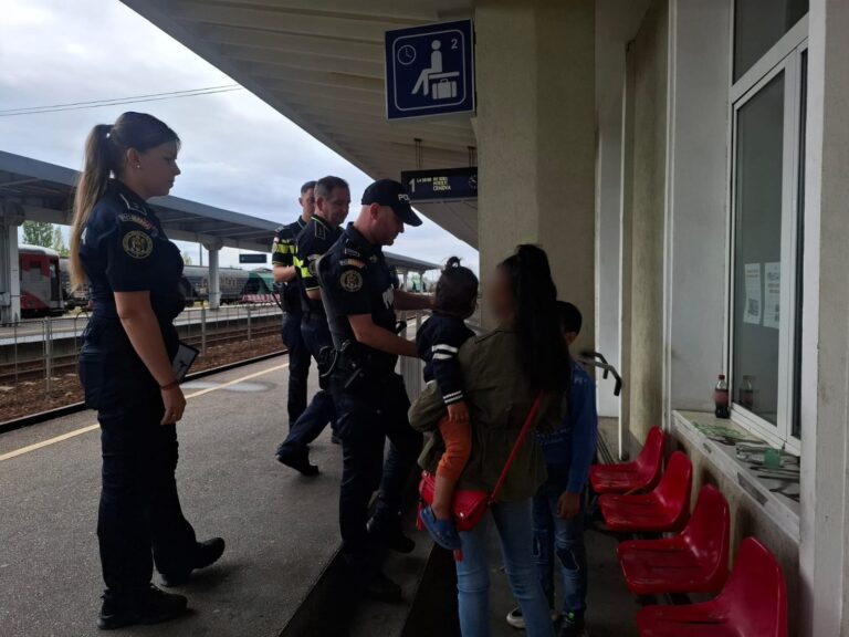 Polițiștii olteni avertizează: „Un selfie pe tren poate costa viața”