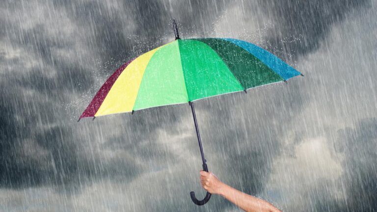 De când se întorc ploile. ANM anunţă vreme rea în toată ţara. Meteorolog: Temperaturile vor scădea şi cu 10 grade