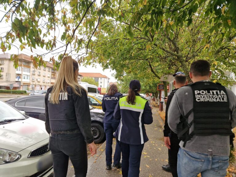 Polițiștii olteni, acțiuni preventive în școlile din Scornicești, Drăgănești-Olt, Bobicești, Bârza și Balș