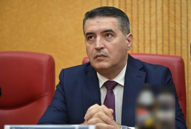 Florian Lixandru, șeful ISMB: Școala Hamburg 195 este suprasolicitată. Când părinții au ales să își ducă copiii la astfel de școală și-au asumat inclusiv un program de funcționare altfel decât în altă unitate de învățământ