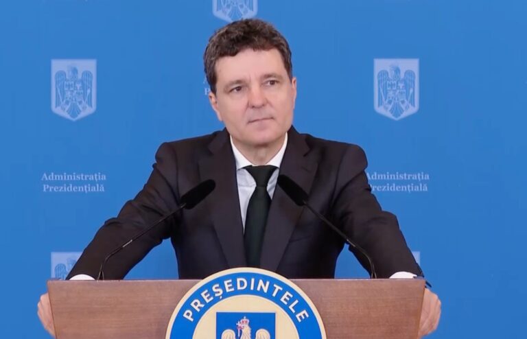 Președintele Nicușor Dan: Protestul profesorilor nu a fost instrumentat politic. Am avut un dialog foarte, foarte deschis cu reprezentanții sindicatelor și ei au transmis îngrijorări reale / Unii spun că aceste schimbări sunt catastrofale și vom vedea asta în timp, alții spun că sunt gestionabile. Vedem care sunt rezultatele peste 2 luni