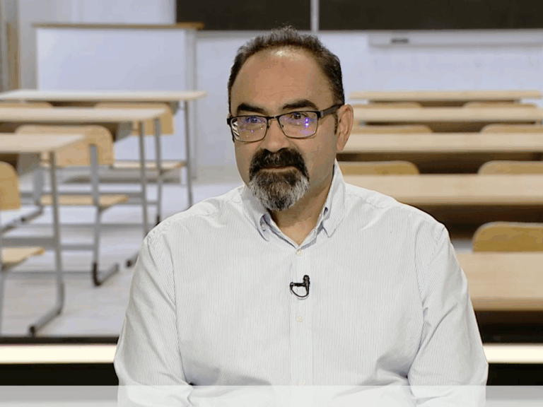 Directorul Viforel Dorobanțu: Dacă se mai așteaptă cineva din inspectorat sau minister ca vreun director să-și facă numărul de asistențe la ore, atunci are, din punctul meu de vedere, o imaginație bogată. Îmi asum că nu o să le fac, pentru că n-am cum Directorul Viforel Dorobanțu: Dacă se mai așteaptă cineva din inspectorat sau minister ca vreun director să-și facă numărul de asistențe la ore, atunci are, din punctul meu de vedere, o imaginație bogată. Îmi asum că nu o să le fac, pentru că n-am cum