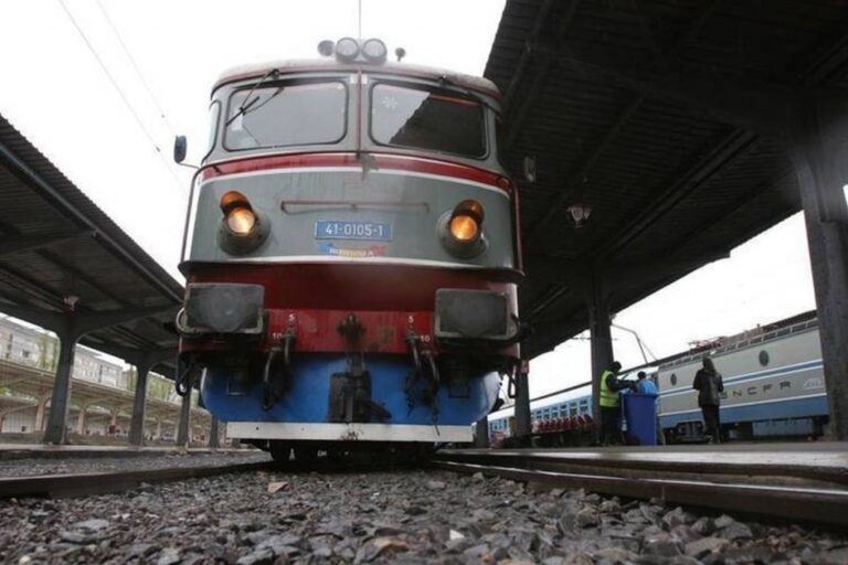 Olt. Circulația feroviară este oprită între Caracal și Radomirești, din cauza unui vagon deraiat în stația Drăgănești