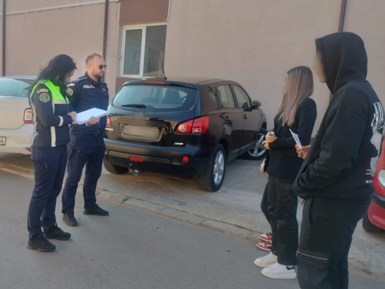 Polițiștii olteni, acțiuni preventive în școli pentru siguranța elevilor