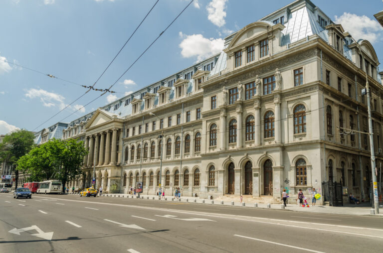 Acuzații de „abuz” la adresa Universității din București, după ce un program de master „unic în România” a fost oprit  din cauza numărului mic de studenți / UB: Sunt aplicate reguli vechi, 14 programe sunt în această situație în 2025-2026
