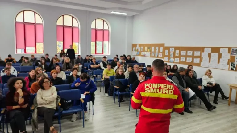 Liceul Tehnologic „Alexe Marin” din Slatina are un nou defibrilator semiautomat Liceul Tehnologic „Alexe Marin” din Slatina are un nou defibrilator semiautomat