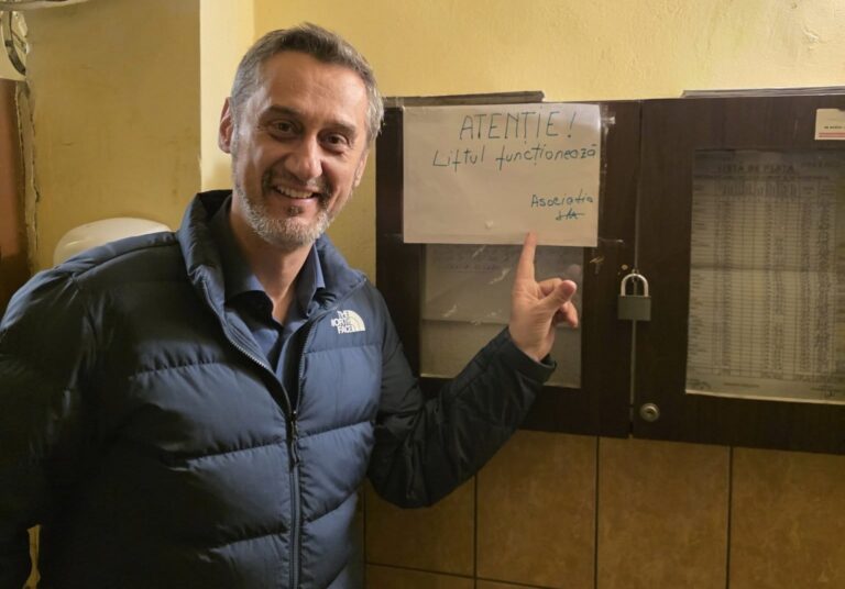 Promisiuni îndeplinite la Slatina. Lifturi noi în blocuri și sprijin pentru comunitate, anunță primarul Mario De Mezzo Promisiuni îndeplinite la Slatina. Lifturi noi în blocuri și sprijin pentru comunitate, anunță primarul Mario De Mezzo